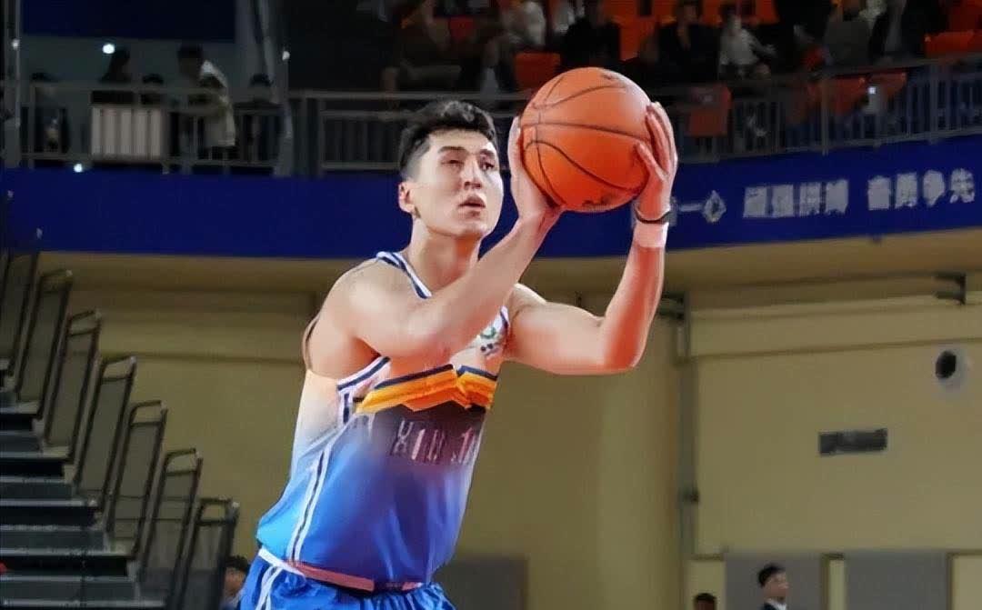 包含云南绿城队主场不敌对手，遭遇挑战的词条