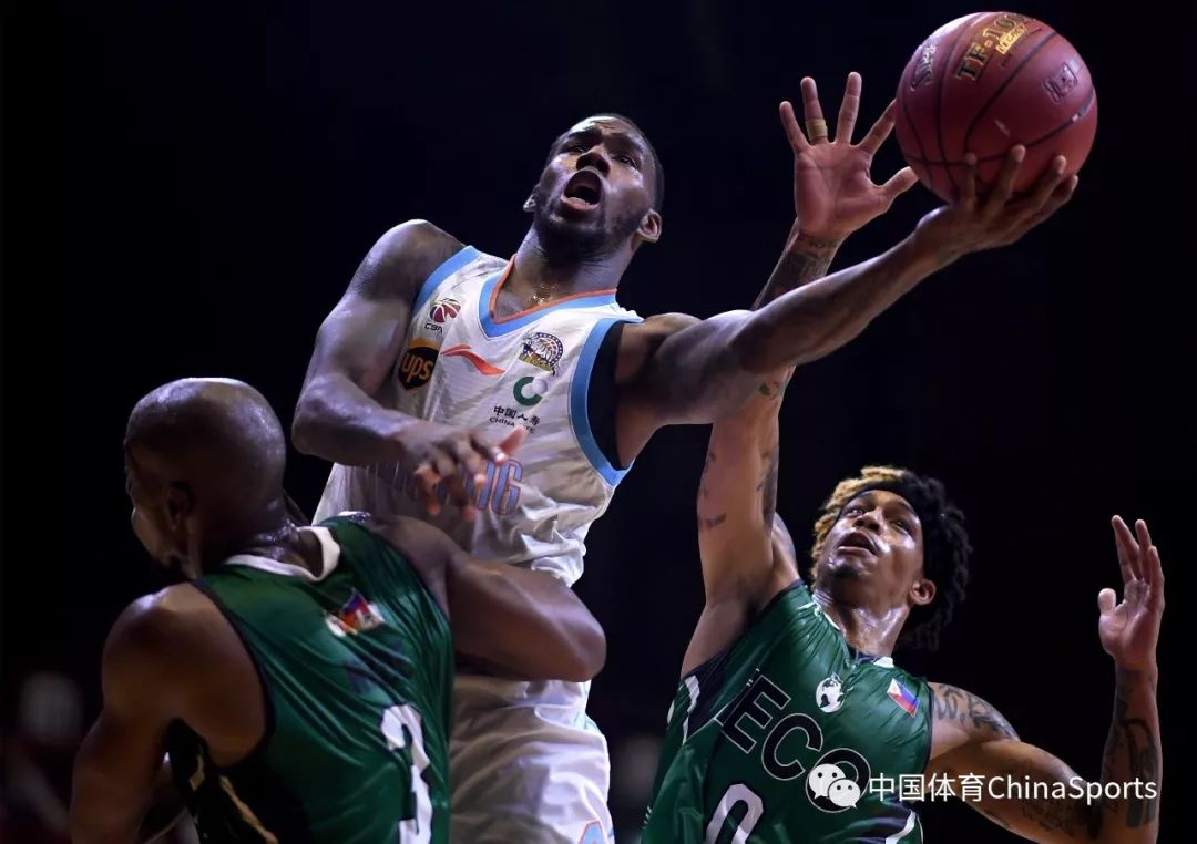 包含亚洲联赛火光四起，强队激战斗志昂扬的词条