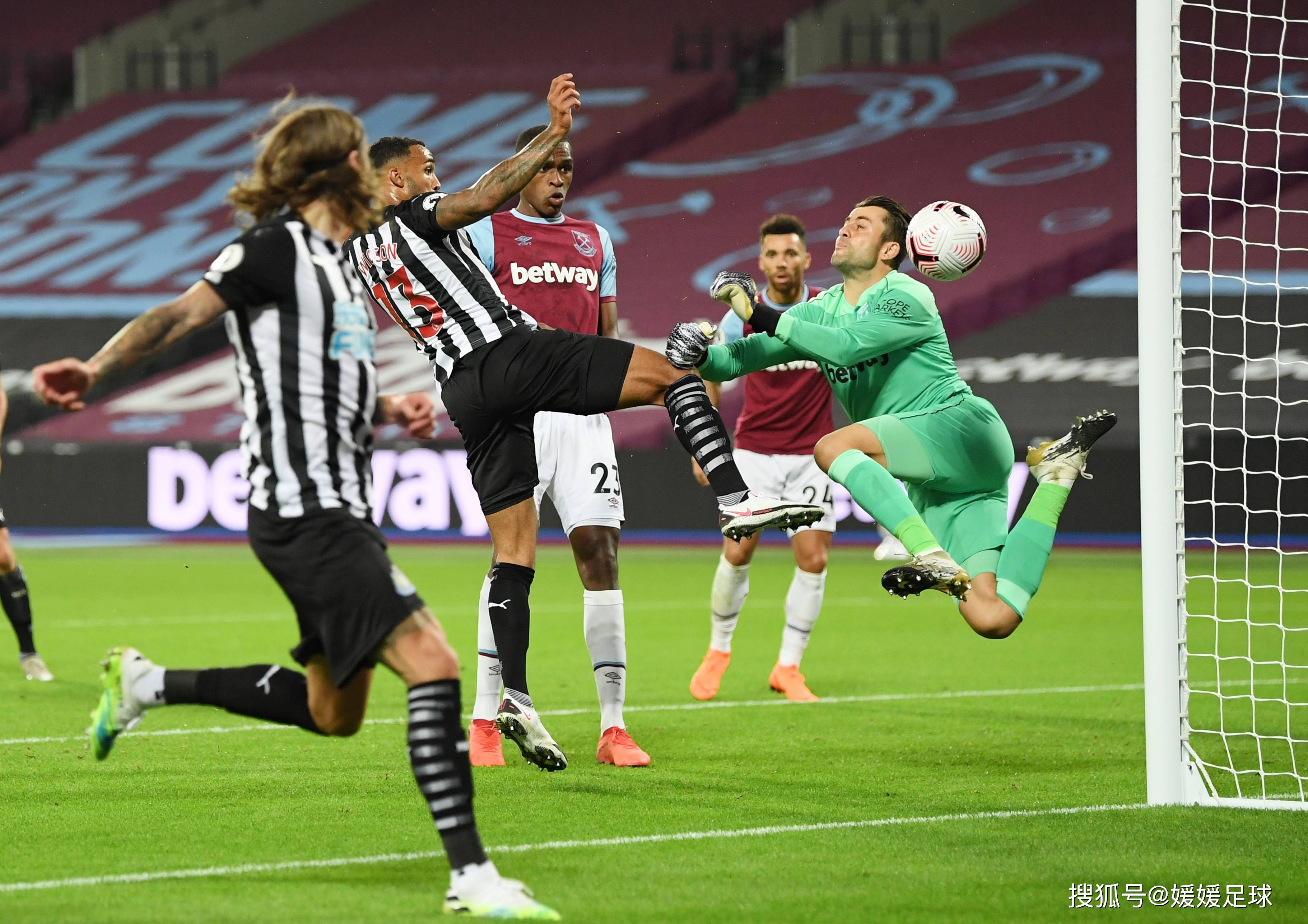 法国足球联赛精彩剧情，球场惊险连连！