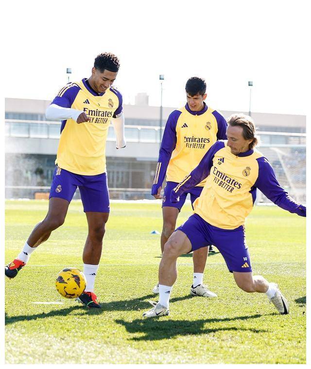 浴血奋战：国际豪门携手赴战