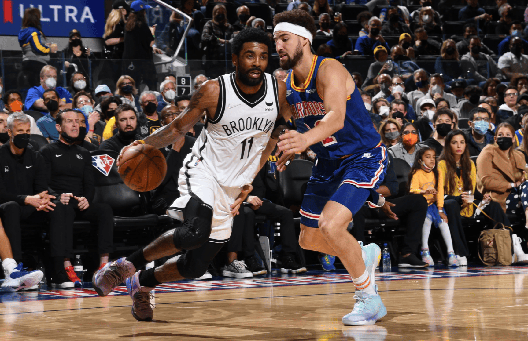  库里在篮网比赛中战术调整，连败引发热议！